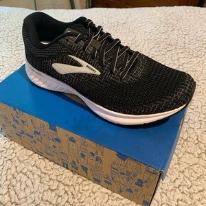 Brooks Revel 3 Running Shoe Women’s Size 12 NEW